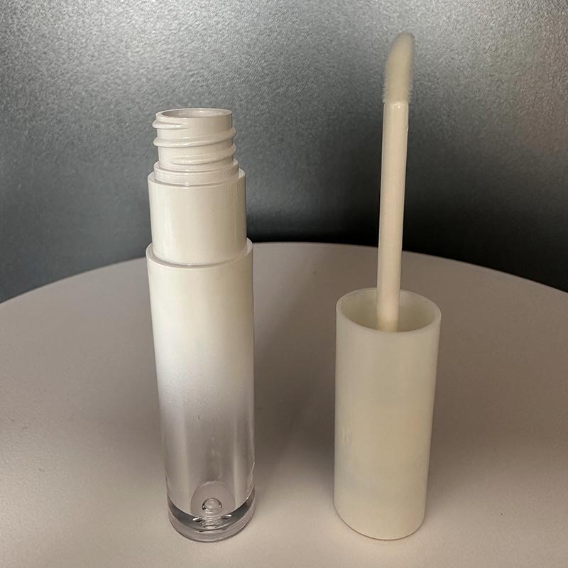 High Quality Round Transparency Lip Gloss Plastic Tube Packaging Empty Container