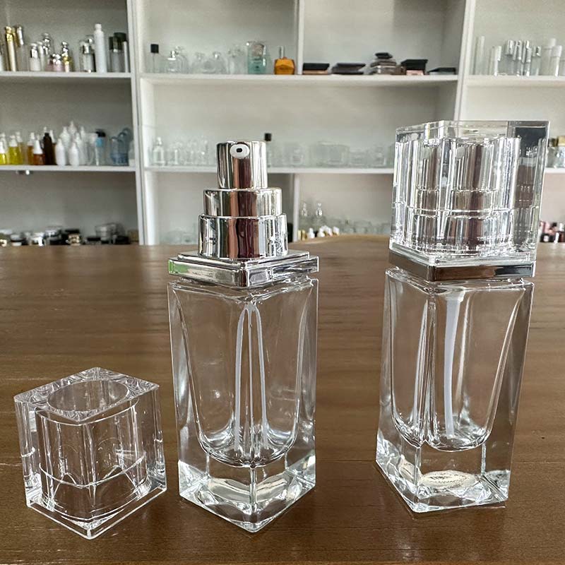 Cosmetic Pump Bottle Square Clear Lotion Glass Bottle