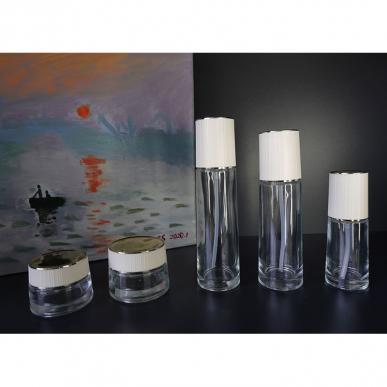 Luxury Empty Cosmetic Skincare Packaging Glass Bottle Lotion Serum Glass Bottles Face Cream Jars Set