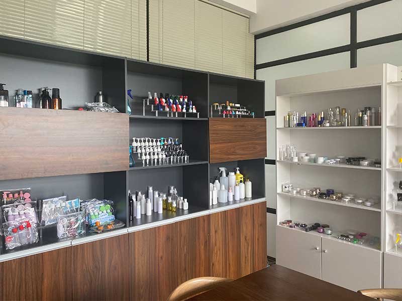 Wholesale-Custom-OEM-Cosmetic-Packaging-Solutions-Alever-World-4